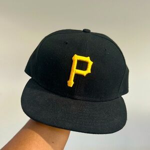 PITTSBURGH PIRATES BASEBALL CAP !